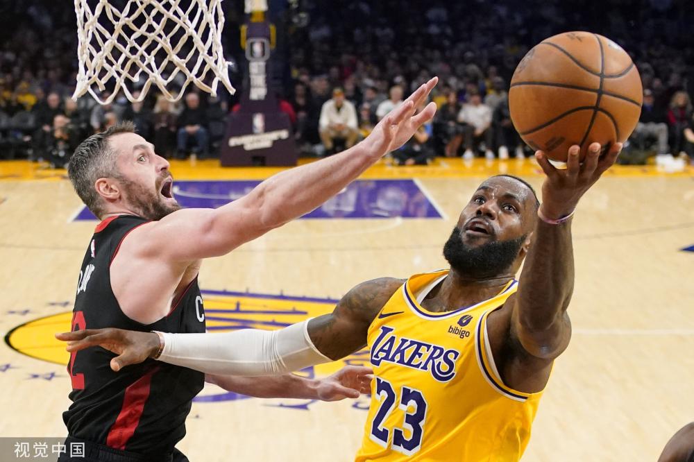 于自己的自 于自己的自